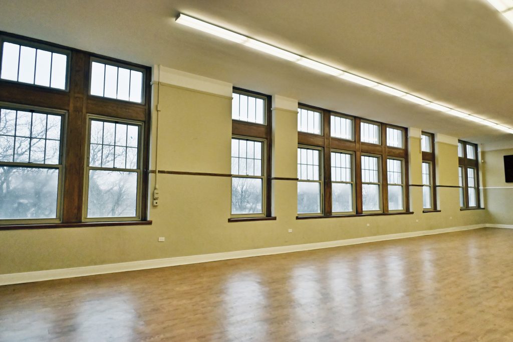 Picture of Tara room facing the windows